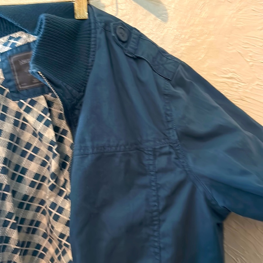 worn light spring jacket - Picture 3 of 5